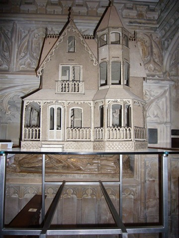 Alasatair Mackie House